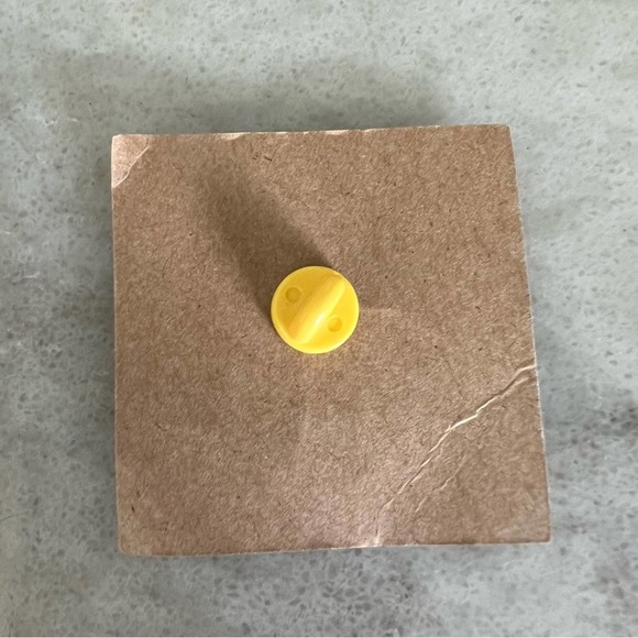 Monat Shampoo Babe Enamel Pin - Picture 3 of 3